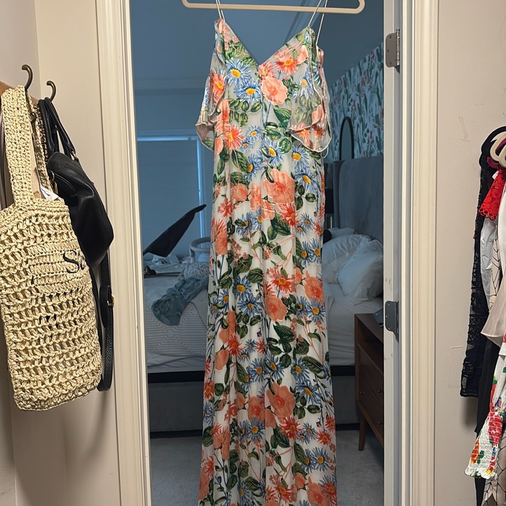 ALICE AMD OLIVIA FLORAL DRESS size 2. Zipper back. Excellent condition.